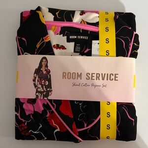 Room Service Women's Black and Pink Shawl Collar Pajama Set